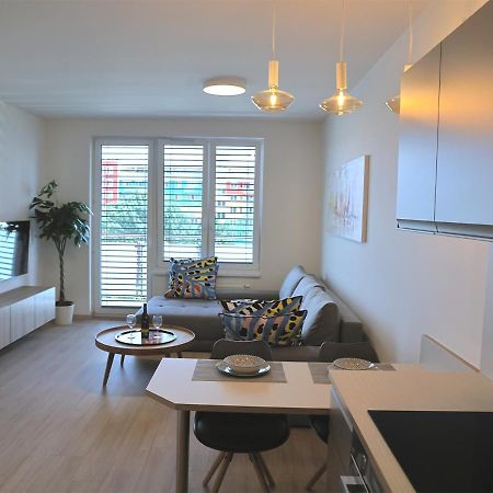 New Cozy 2 Room Pink Apartment Bratislava 059 Eksteriør billede
