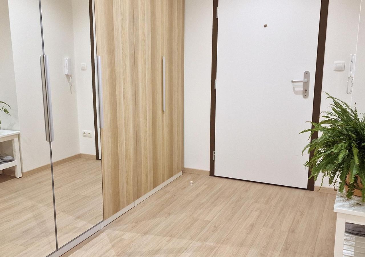 New Cozy 2 Room Pink Apartment Bratislava 059 Eksteriør billede